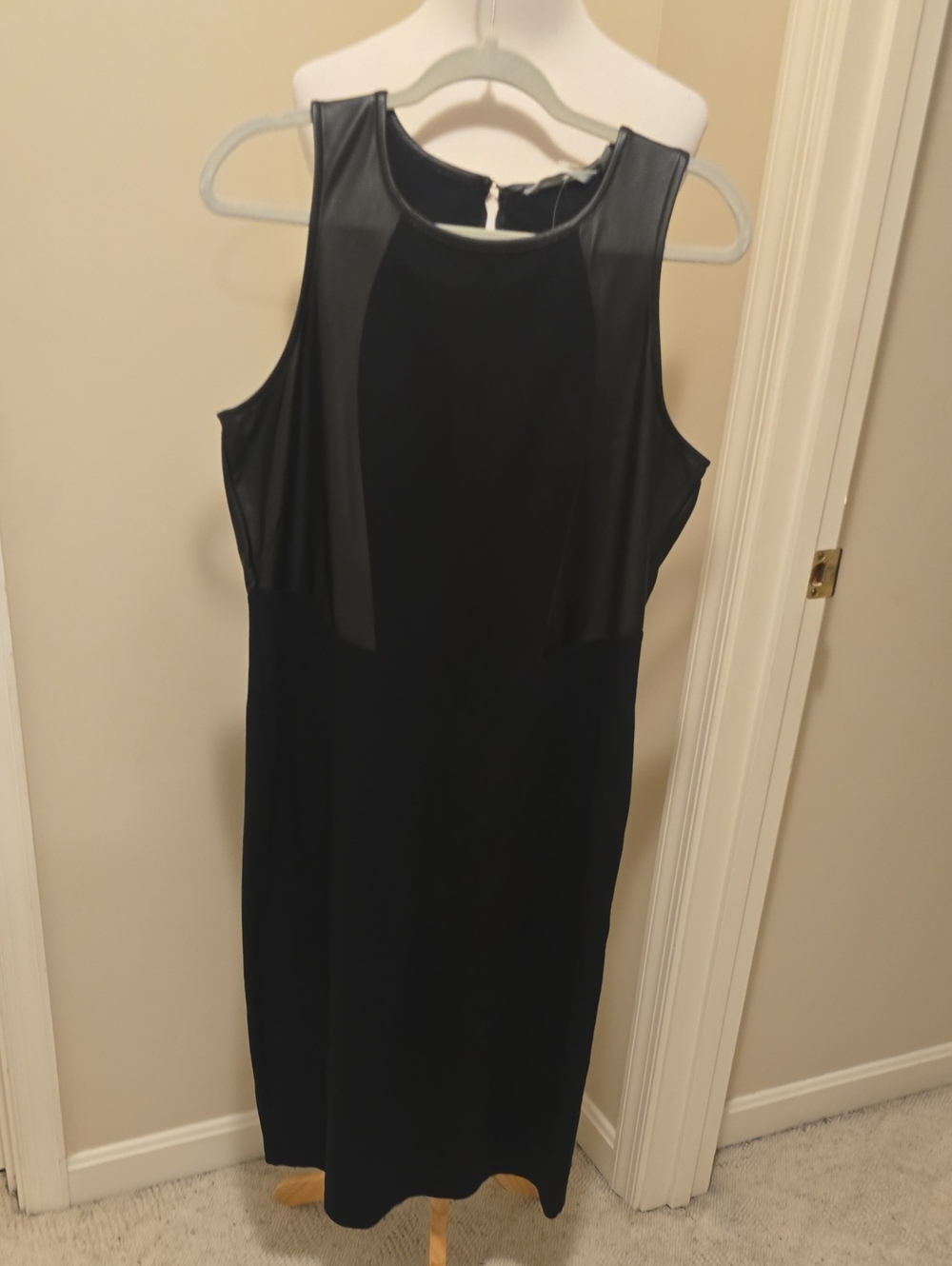 Athleta Black Sleeveless Midi Dress